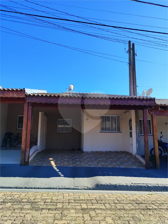 Casa térrea no Condomínio Flamboyant II .