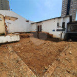 Casa térrea com 5 dormitórios, sendo 2 suítes.