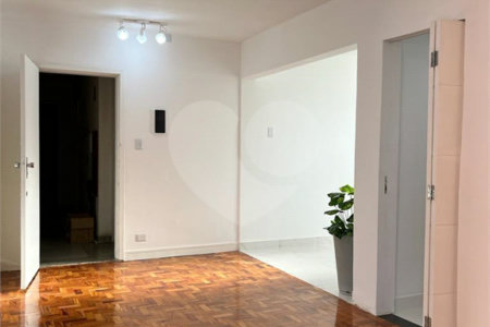 Apartamento à venda - Saúde.