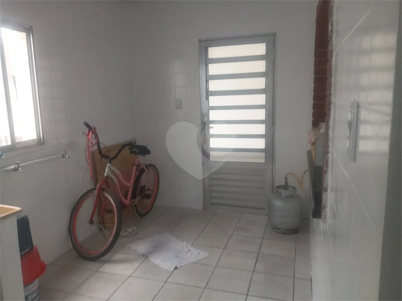 Casa com 180m², 3 quartos (1 suíte) e 5 vagas de garagem, à venda em São Mateus