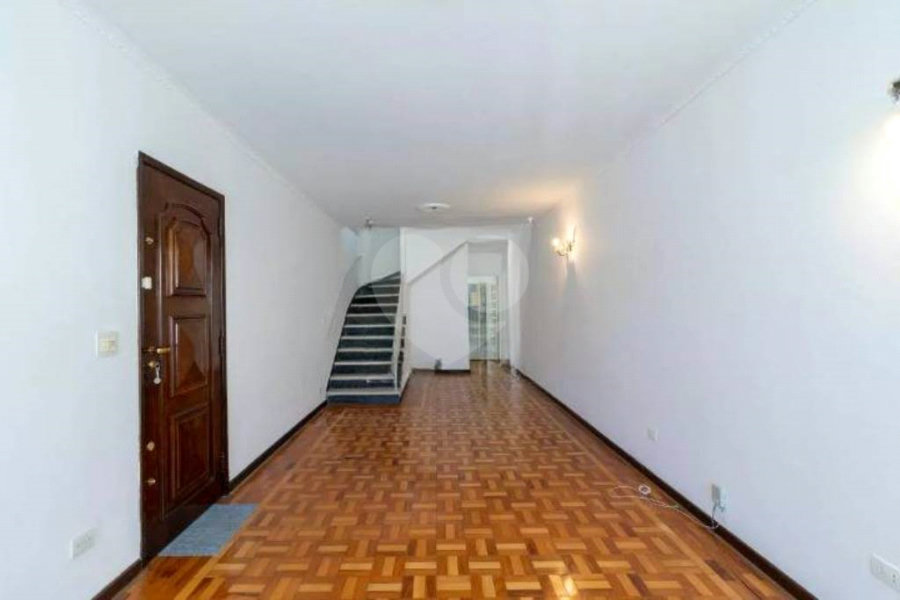 Sobrado Jardim França, com 03 dormitórios