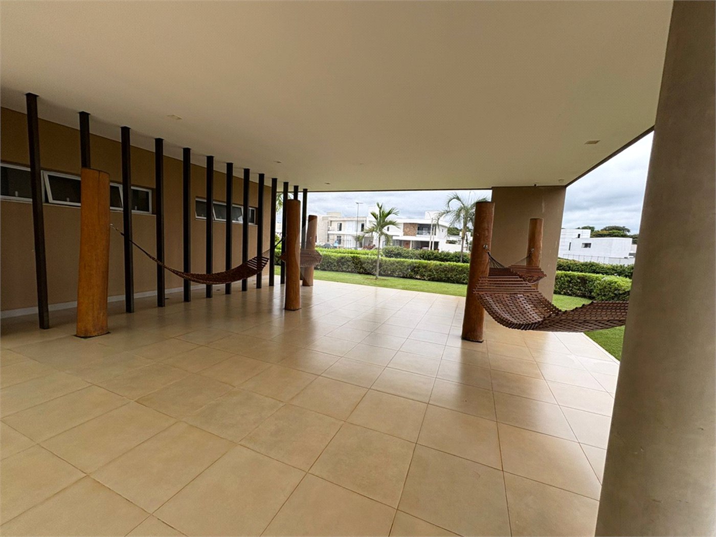 Casa á venda no condomínio Damha IV