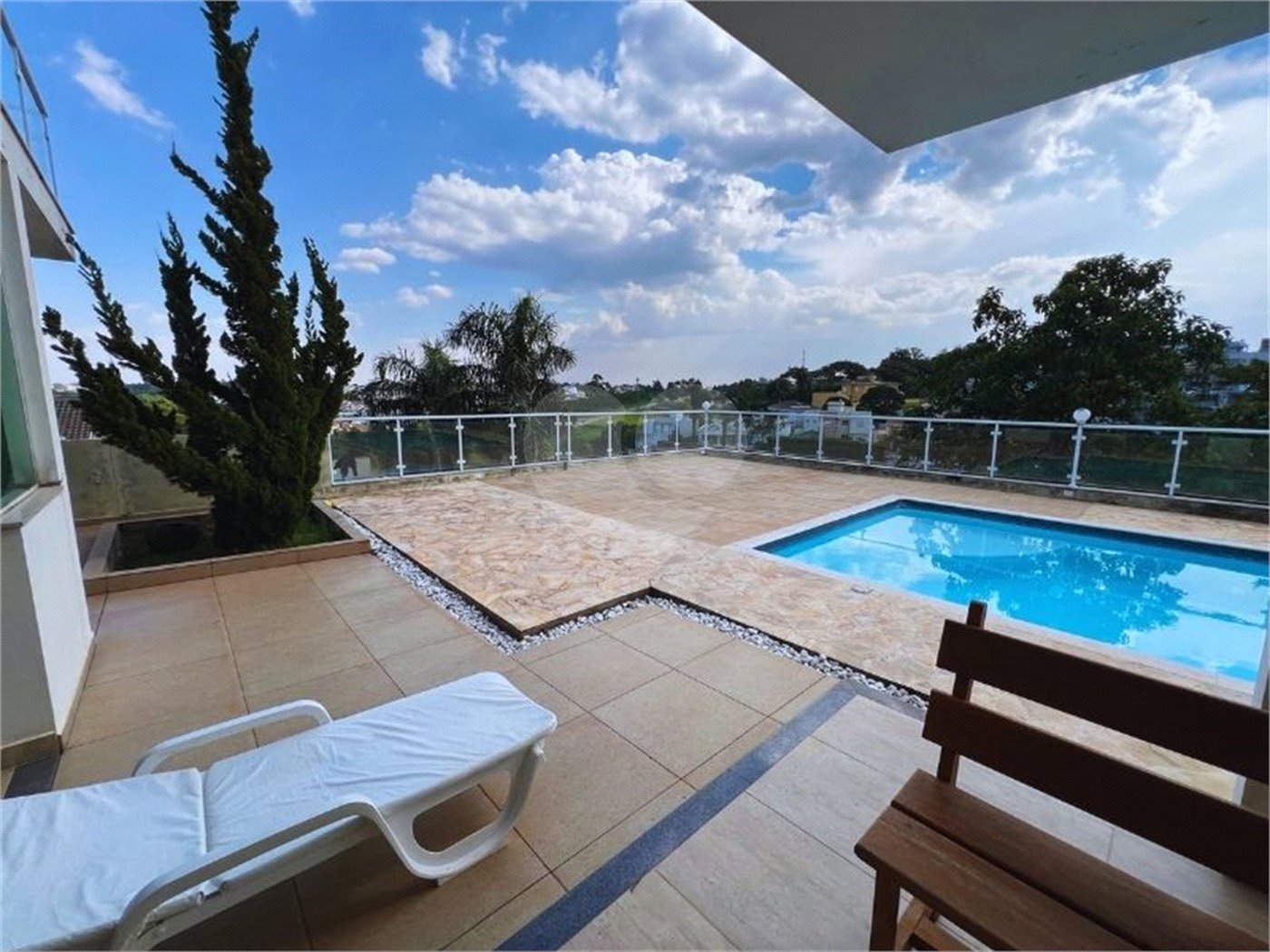 Apresento essa belíssima casa no Condomínio Delle Stelle - Louveira SP