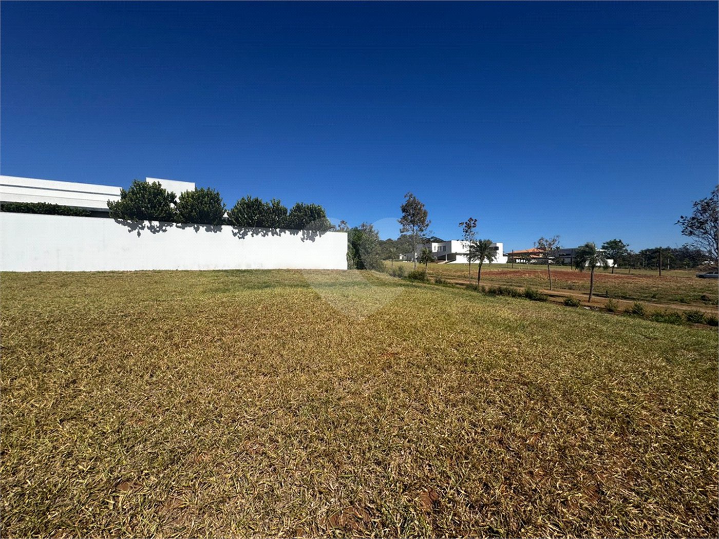 Terreno para venda no condomínio de alto padrão Damha Golf