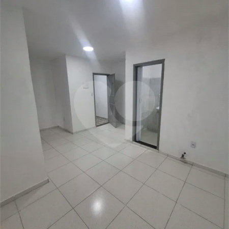 SOBRADO TIPO APARTAMENTO COM 1 QUARTO PARA LOCAÇÃO 42m² - SANTISSIMO