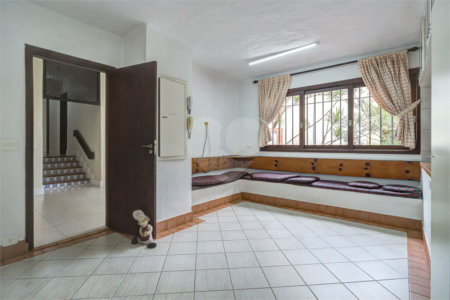 Sobrado à venda ou para alugar com 4 quartos, sendo 1 suíte, em Chácara Monte Alegre, São Paulo, SP