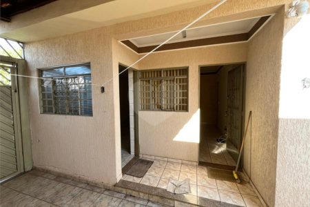 Casa á venda no Jardim Hikare