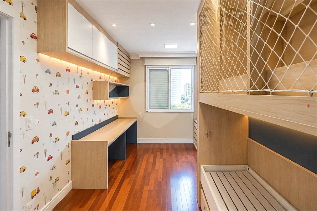 Cobertura de 260 m² em São Bernardo do Campo, com 4 dormitórios, 3 suítes, piscina privativa, espaço gourmet e vista livre. Viva esse privilégio! Agende sua visita e encante-se!