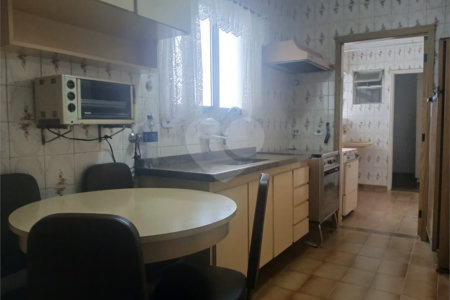 Apartamento a venda com porteira fechada no Belem com 95m com 03 dormitórios espaçoso sendo um suíte, 2 vagas. Aceita Permuta.