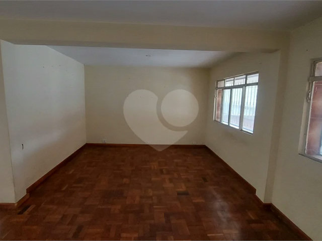 Sobrado à venda com 4 quartos, sendo 1 suíte,  em Vila Guarani, São Paulo, SP