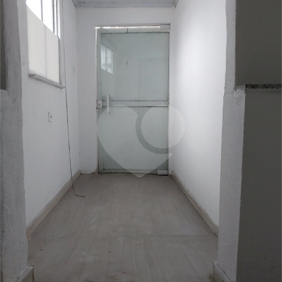 Prédio comercial próximo ao Centro de Campo Grande