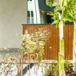 Casa Térrea – Condomínio Maria Cândida - 300 m² de terreno - 212 m² de área construída - 4 vagas de garagem, sendo 2 cobertas - Sala de jantar e estar integradas, com pé-direito duplo e cortina - 3 suítes com ar-condicionado, sendo 1 master com closet – planejado – Roupeiro – Escritório - Cozinha