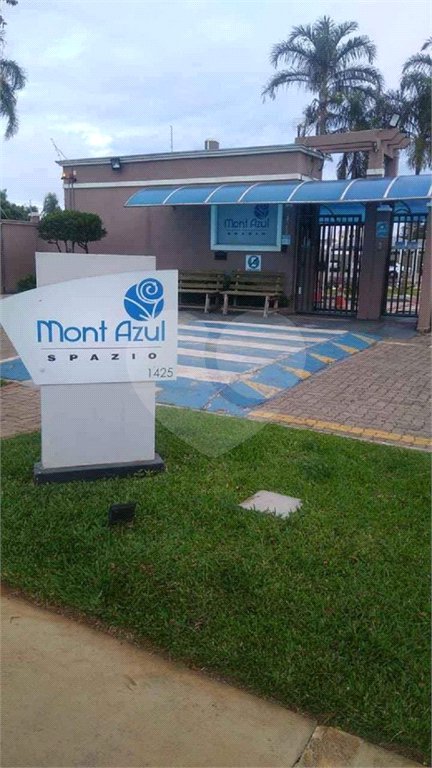 Apartamento no Condomínio Mont Azul.