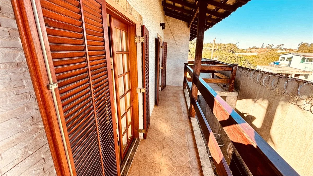 Sobrado à venda com 3 quartos, sendo 1 suíte,  em Chácara Recanto Verde, Cotia, SP