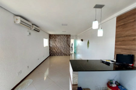 Casa residencial com ponto comercial a venda no Centro