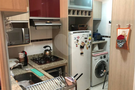 Apartamento em Bragança Paulista com 1 suíte, cozinha americana, varanda, 1 vaga garagem, área lazer com piscina e salão de festas