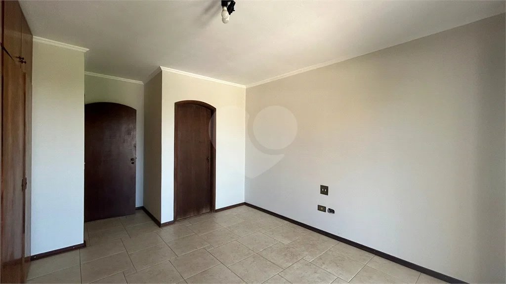 Venda Casa com 4 Dormitórios no Parque Santa Cecília