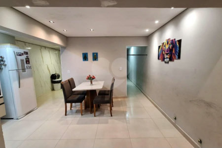 Casa de 2 quartos em Rua Orange, Vila Luzita, Santo André - Venda!