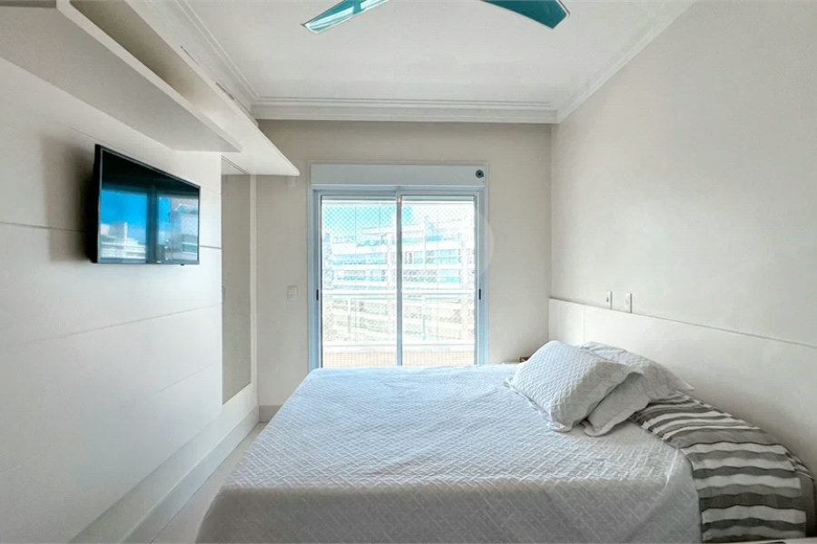 Apartamento à venda ou para alugar com 4 quartos, sendo 2 suítes,  em Riviera de São Lourenço, Bertioga, SP