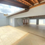 Casa à venda com 3 dormitórios, sendo 1 suite e ampla área de lazer no Jardim Brasil