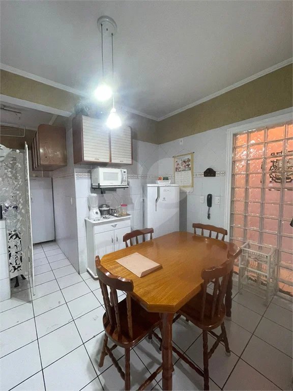Salto- Sp - Locação - apto com 75 ms - mobiliado -Edificio Vivendas da Vila II - sexto andar - Apto mobiliado - 2 dorms, sala 2 ambiente, cozinha planejada, lavanderia, banheiro social, sacada, 01 vaga de garagem coberta - Aluguel - R$ 1.600,00 mais condominio - R$ 1.050.00 - iptu - R$ 100,00