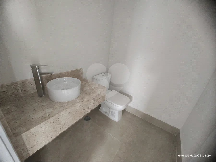 Casa exclusiva em Atibaia de alto padrão com 3 suítes, piscina, espaço gourmet, condomínio fechado, aceita financiamento