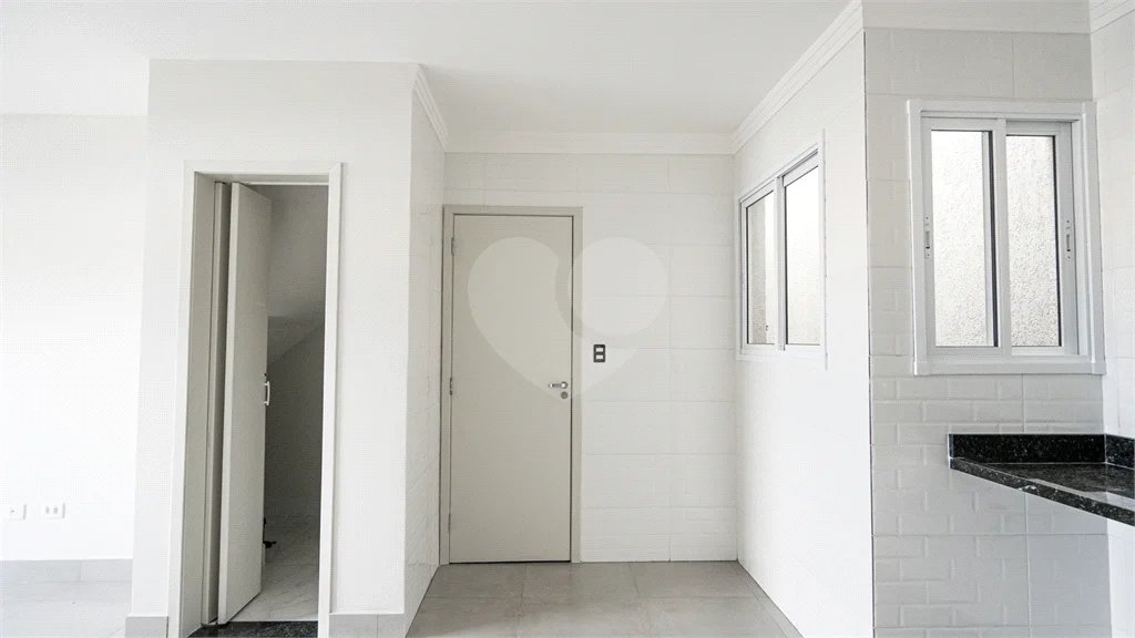 Excelente sobrado em condomínio a venda na Vila Canero