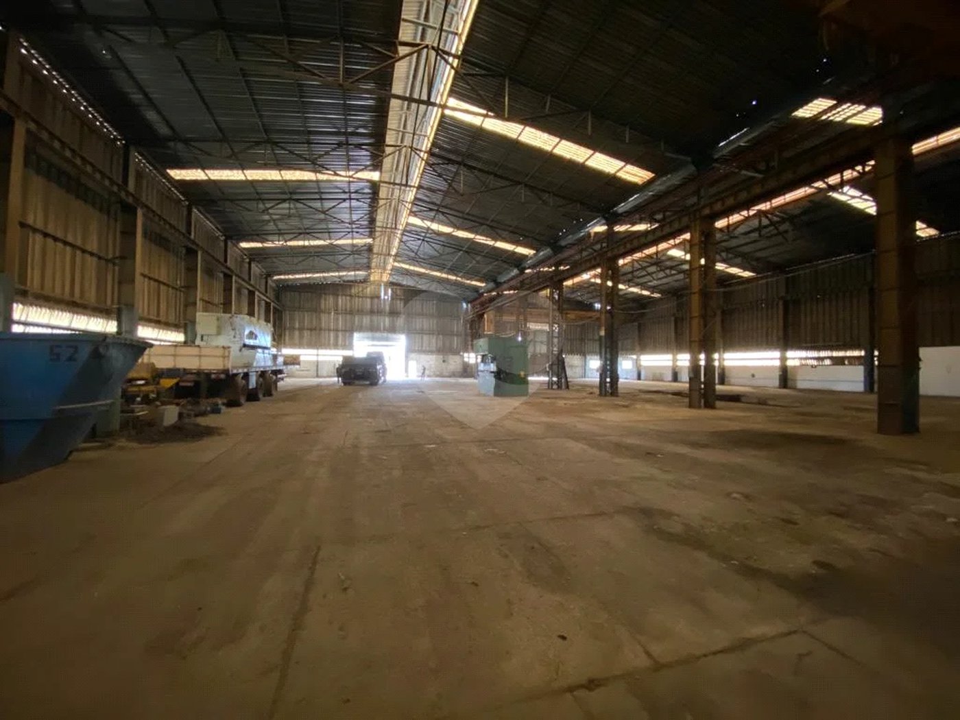Galpão industrial à venda ou para locação na beira da Rodovia Hermínio Petrin - SP 308.