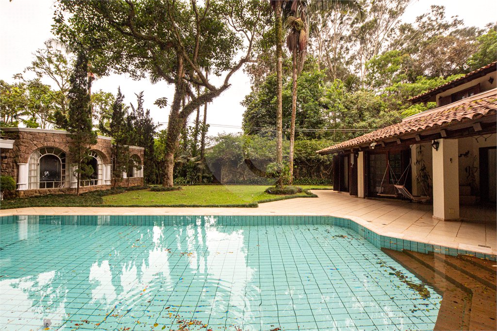 Casa à venda com 4 suítes no condomínio Chácara Flora, São Paulo - SP