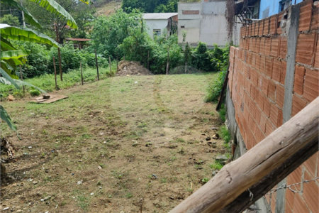 TERRENO DE ESQUINA PERTINHO DA ESTRADA DA POSSE !!!!