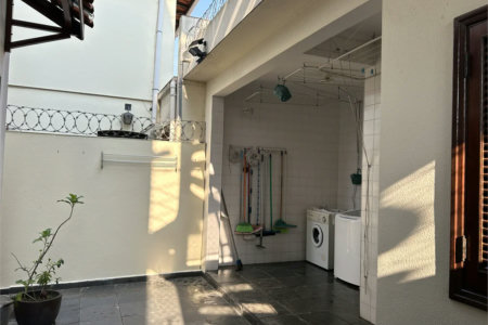 Sobrado à venda com 197m², 3 quartos, sendo 1 suíte, piscina próximo ao metrô Vila Sônia