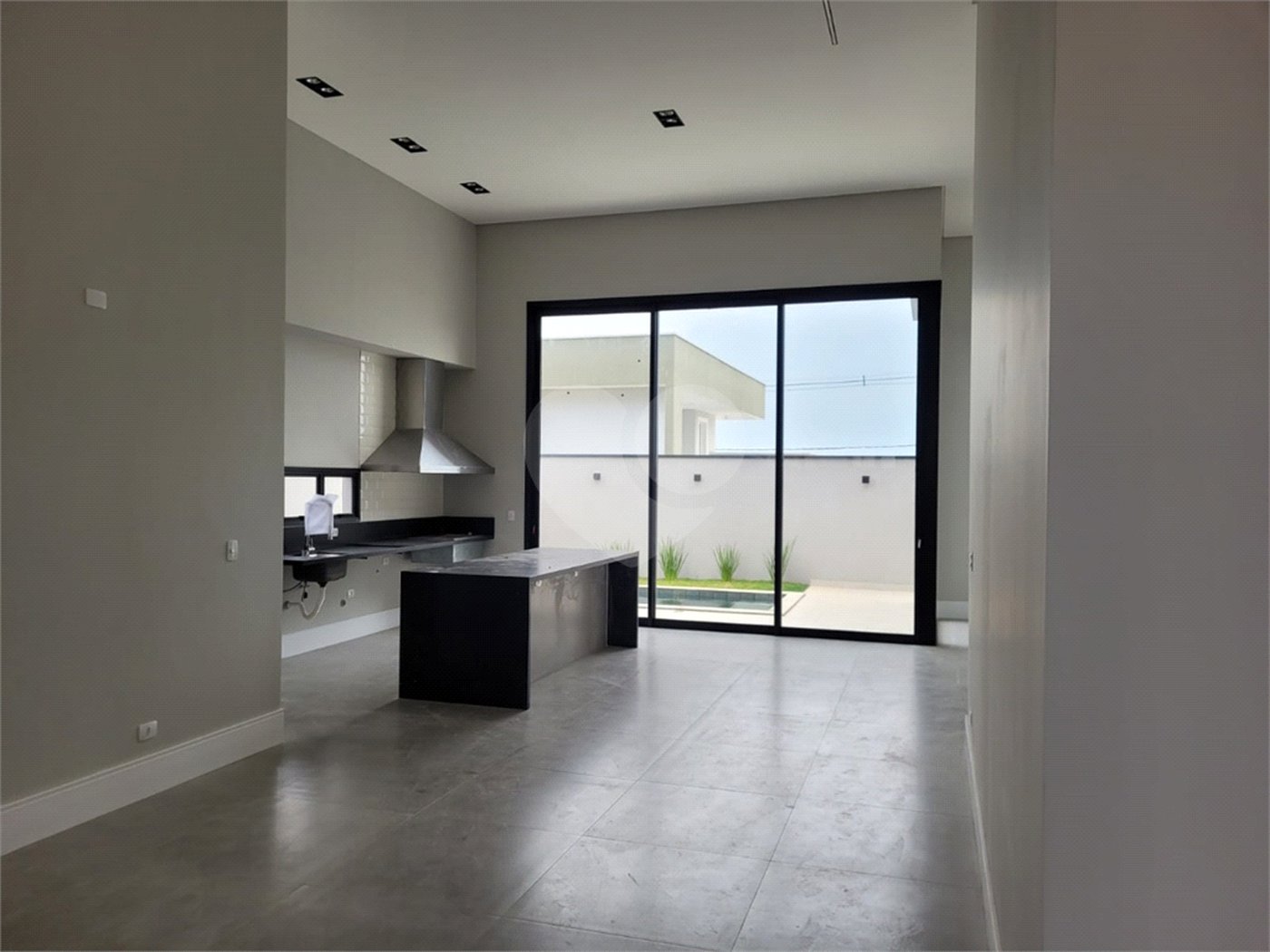 CASA A VENDA NO CONDOMINIO RESERVA RUDÁ COM PISCINA, 3 SUÍTES, 2 VAGAS, SÃO JOSÉ DOS CAMPOS/SP.