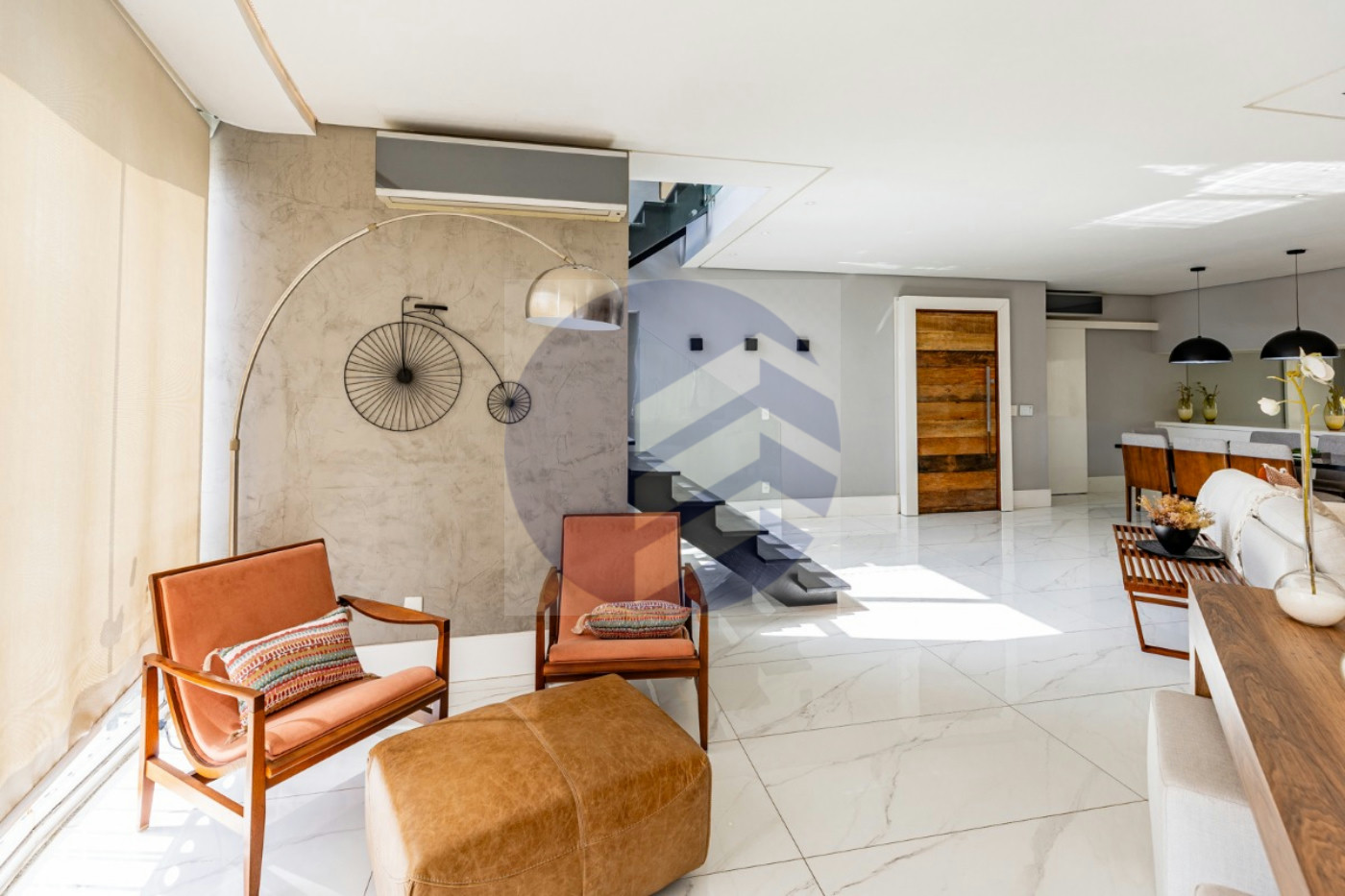 Duplex à venda com 3 quartos, sendo 3 suítes, em Vila Suzana 287m²