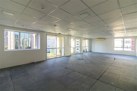 Sala comercial em localização estratégica