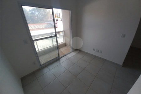 Apartamento no Condomínio Mirante Araucária.