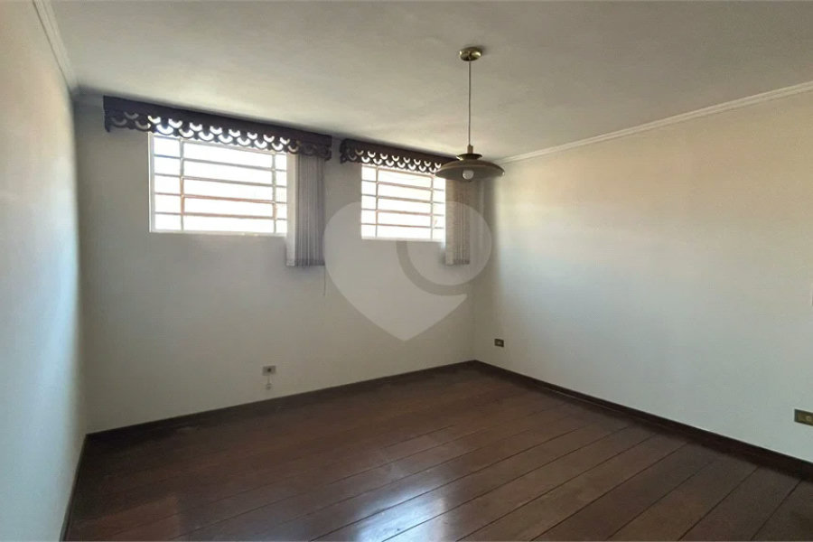 Venda Casa com 4 Dormitórios no Parque Santa Cecília