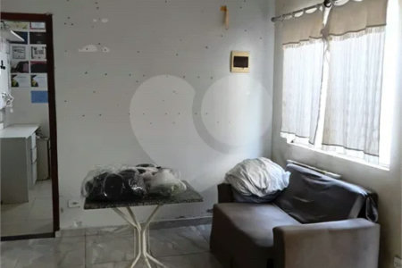 Casa térrea com 2 dormitórios à venda no Reneville, em Mairinque!