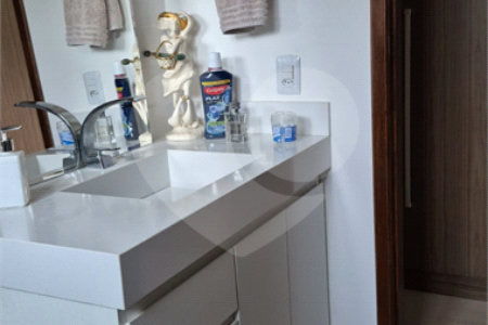 Casa Terreá com 3 suítes a Venda em Atibaia