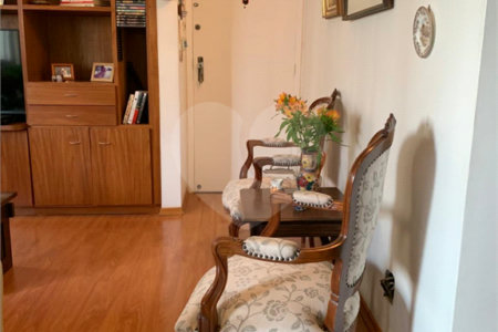 EXCELENTE APARTAMENTO 3DRMS 1STE - AREJADO E ILUMINADO NATURALMENTE