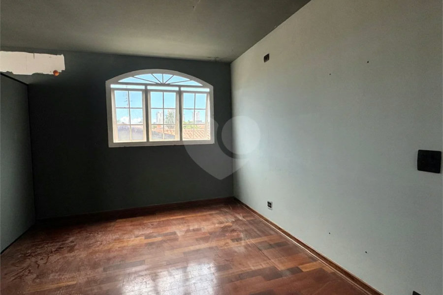 Sobrado Residencial e Comercial em Área Nobre de Piracicaba, para venda e locação.