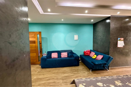 Sobrado a venda com 3 dormitorios sendo 1 suite com closet e varanda no bairro Arcoville