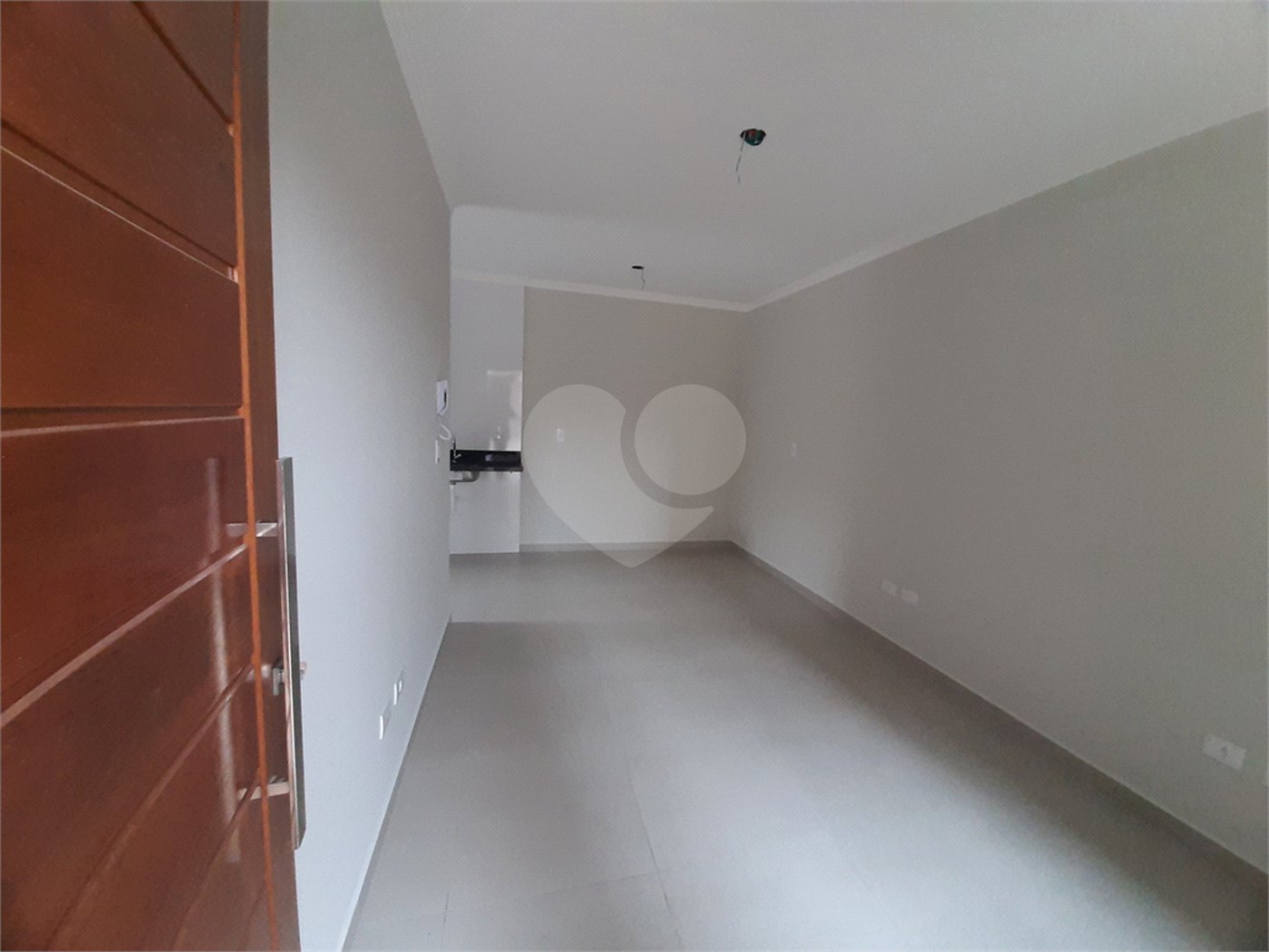 Apartamento com 37m2, 2 quartos, banheiro, sala, cozinha, quintal e 1 vaga de GARAGEM