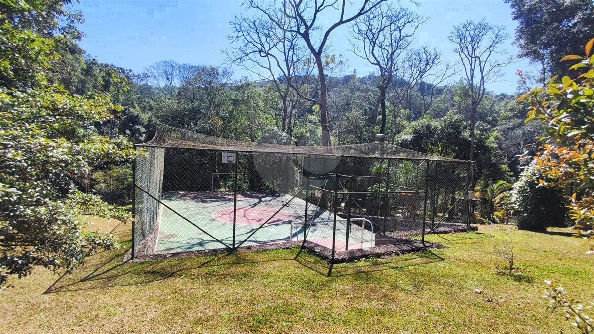 Casa á venda em condominio em Caieiras SP