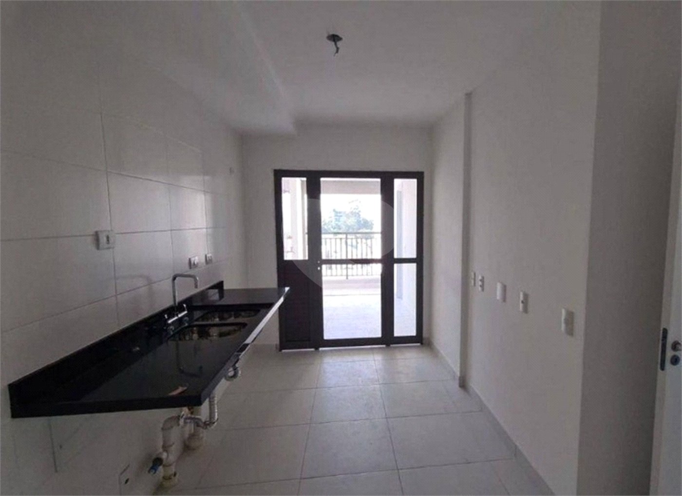 Apto com 159m² área útil com 3 suítes 2 vagas varanda gourmet e lazer completo.