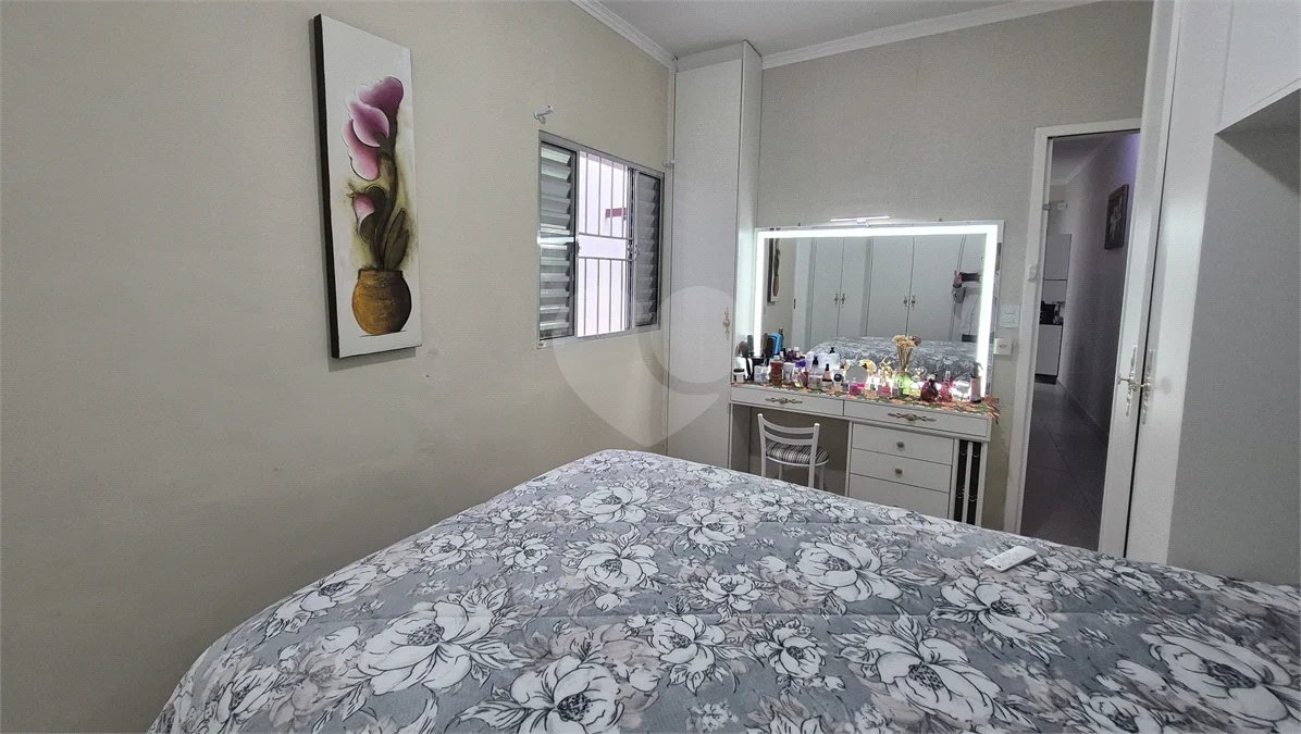 Casa de vila com 3 dormitórios sendo 2 suítes em Santana
