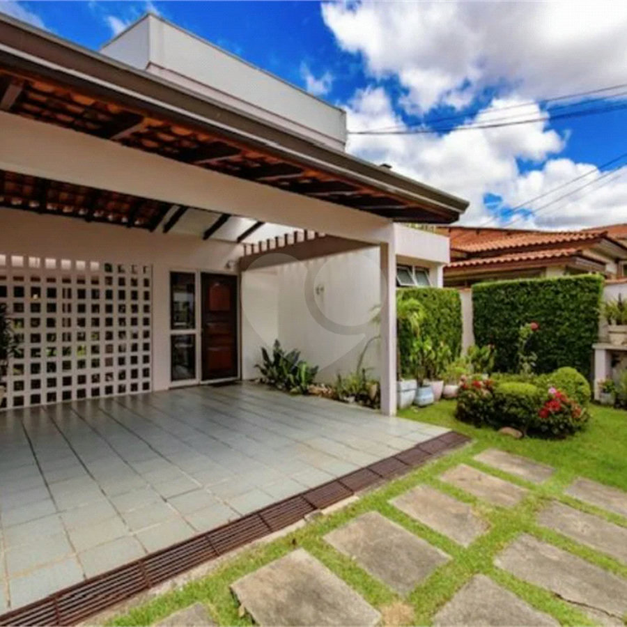 Casa para locação no Jardim da Saúde – São Paulo Imóvel amplo e elegante, com 360 m² de área construída em terreno de 400 m²
