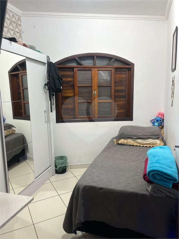 Sobrado à Venda na Cidade Líder com Quintal, Jardim e Excelente Localização