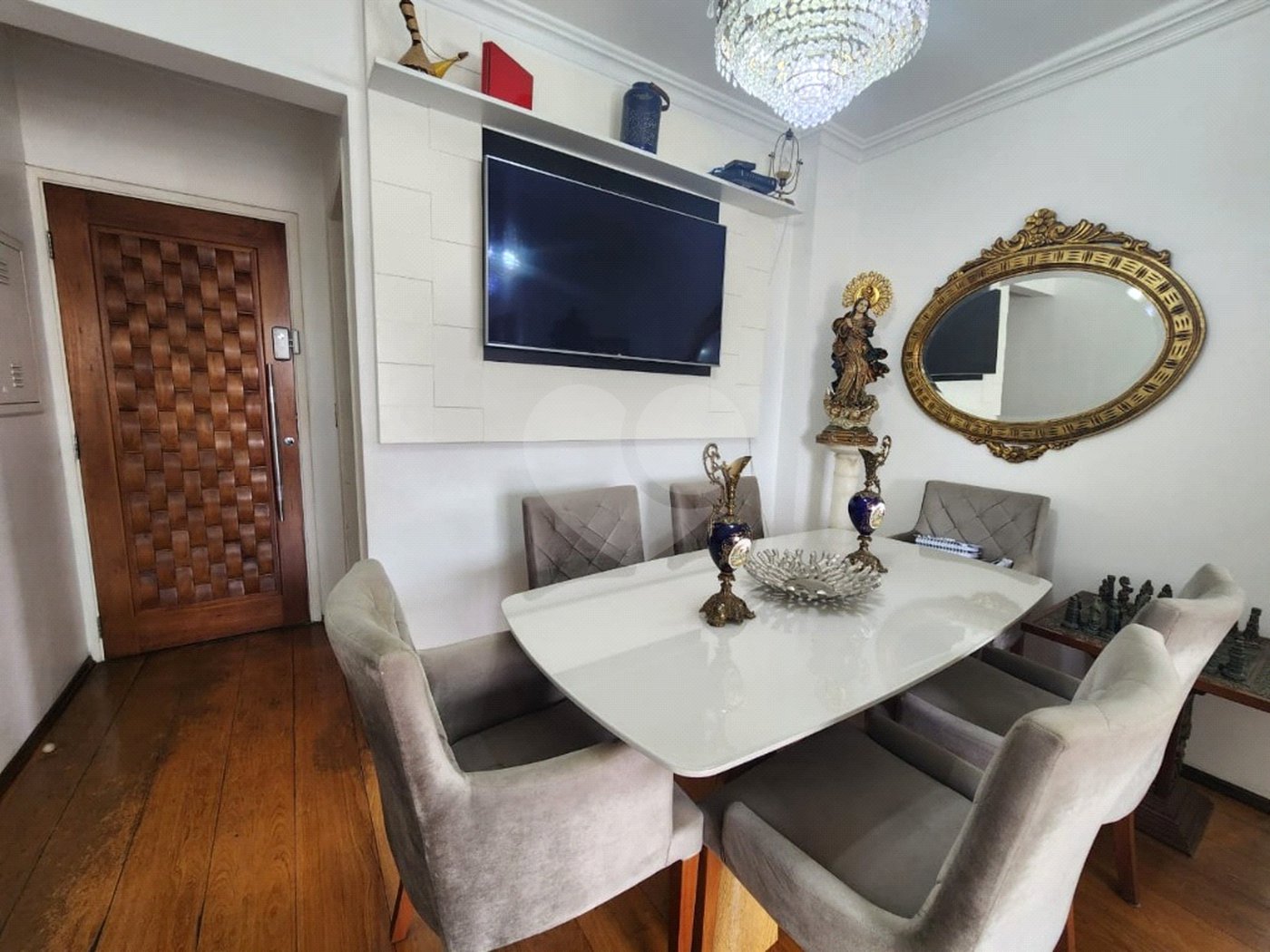 Apartamento com 70m² , 2 dormitórios , sendo 1 suíte , 2 vagas , à venda no Bosque da Saúde.