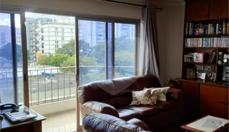 Apartamento à venda com 3 quartos, sendo 1 suíte,  em Vila Adyana, São José dos Campos, SP