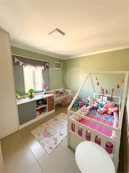 Casa à venda com 4 quartos em Vila Fiat Lux, São Paulo